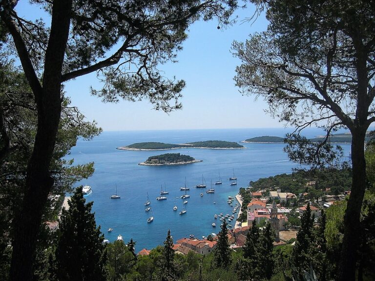 Hvar und die Pacleni Inseln