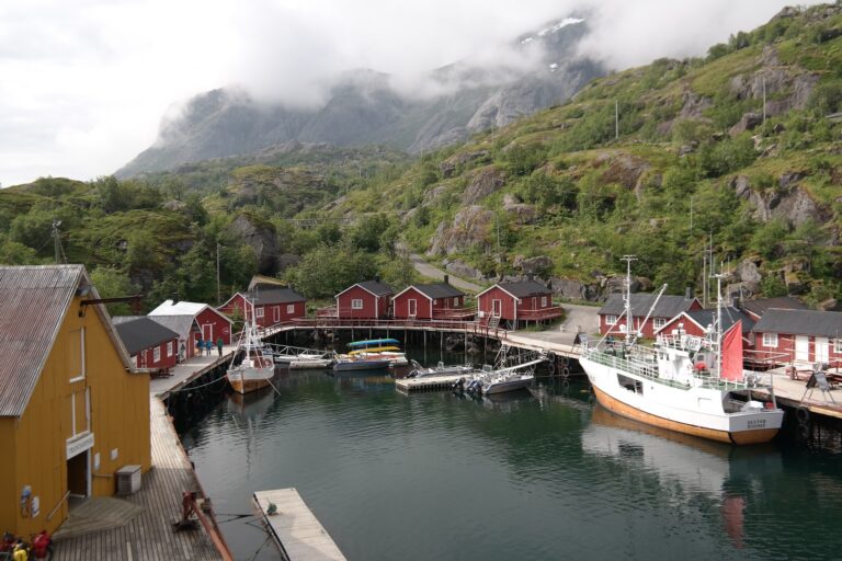 Hafen in den Lofoten