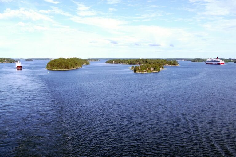 Fähren in den Schären bei Stockholm Fähren in den Schären bei Stockholm