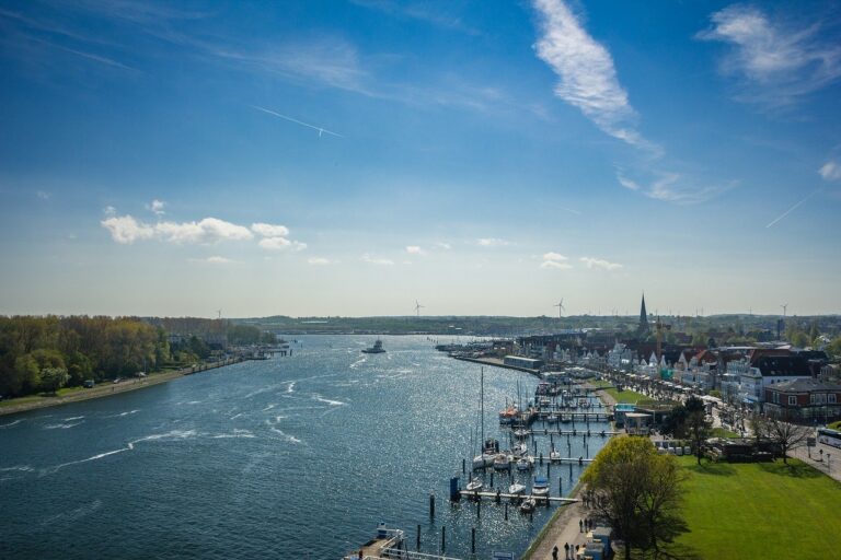 Auf der Trave bei Travemünde
